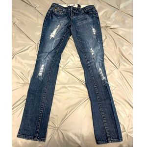 Juniors Denim distressed jeans
